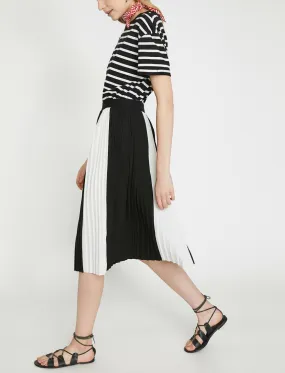 12328 White Pleated Midi Skirt