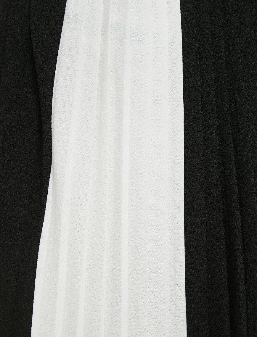 12328 White Pleated Midi Skirt