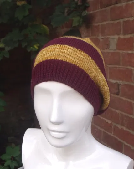 Gryffindor beanie hat, Hogwarts & Harry Potter inspired