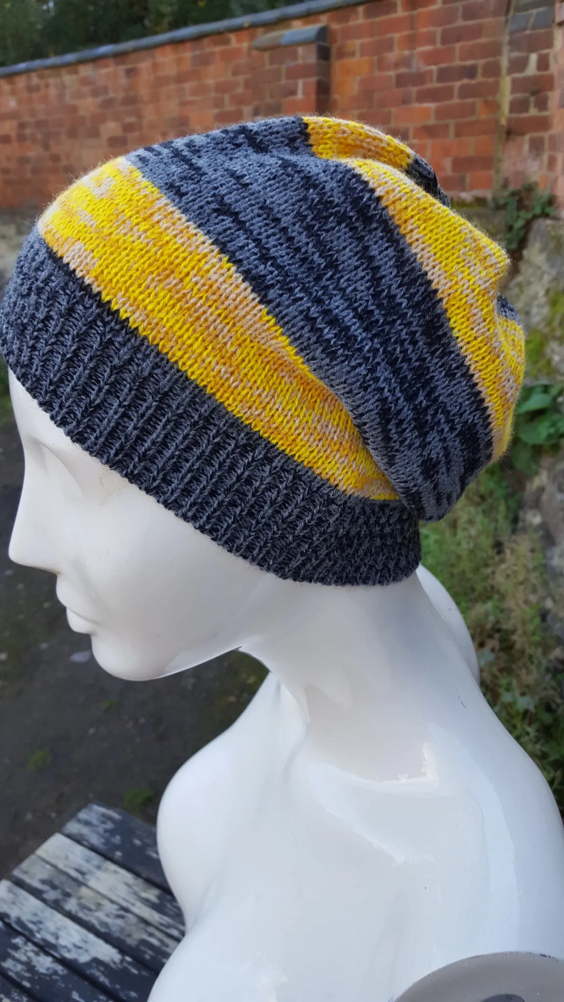 Newt scamander, vintage Huffle puff beanie hat.