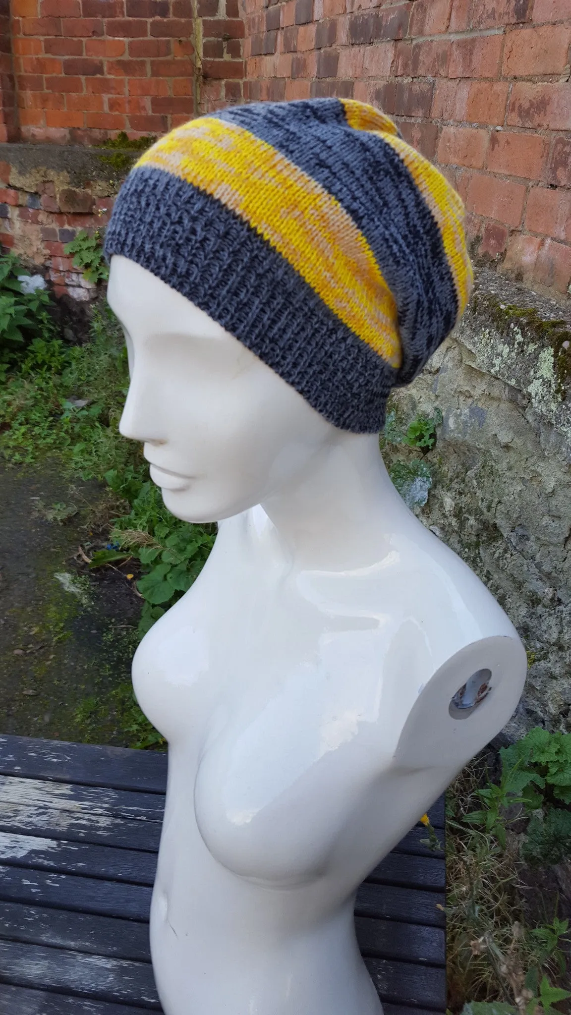 Newt scamander, vintage Huffle puff beanie hat.