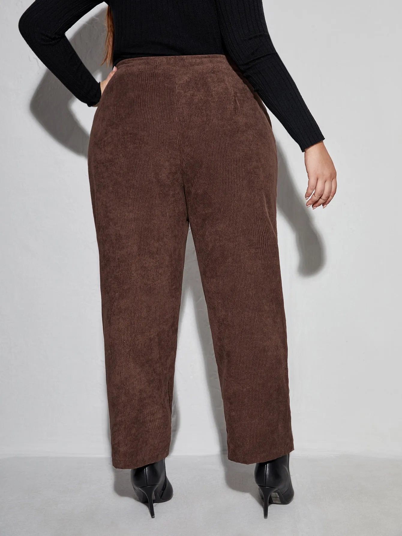 Plain Pocket Cropped Plus Size Pants