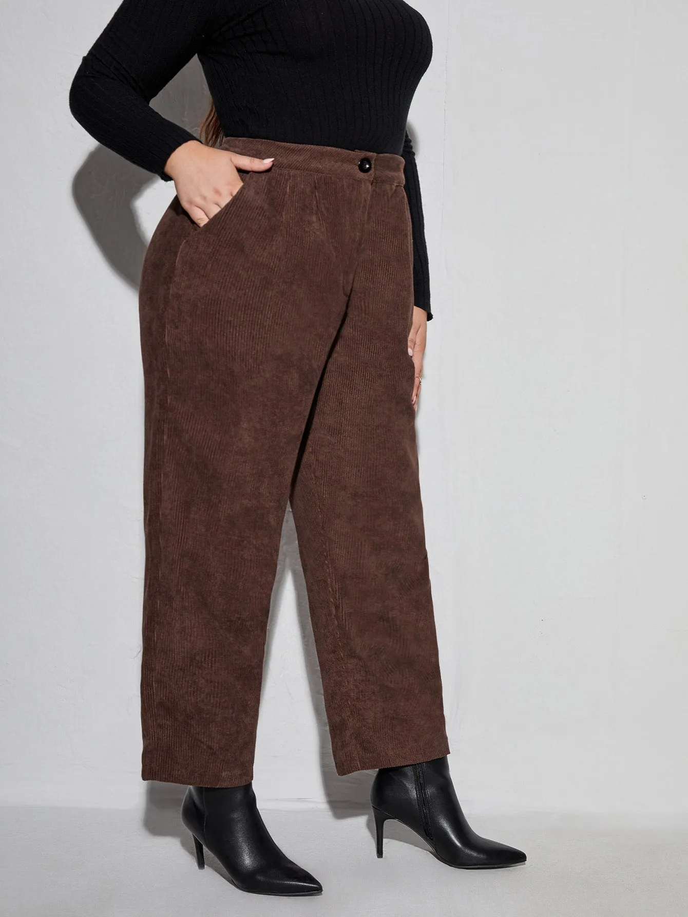 Plain Pocket Cropped Plus Size Pants