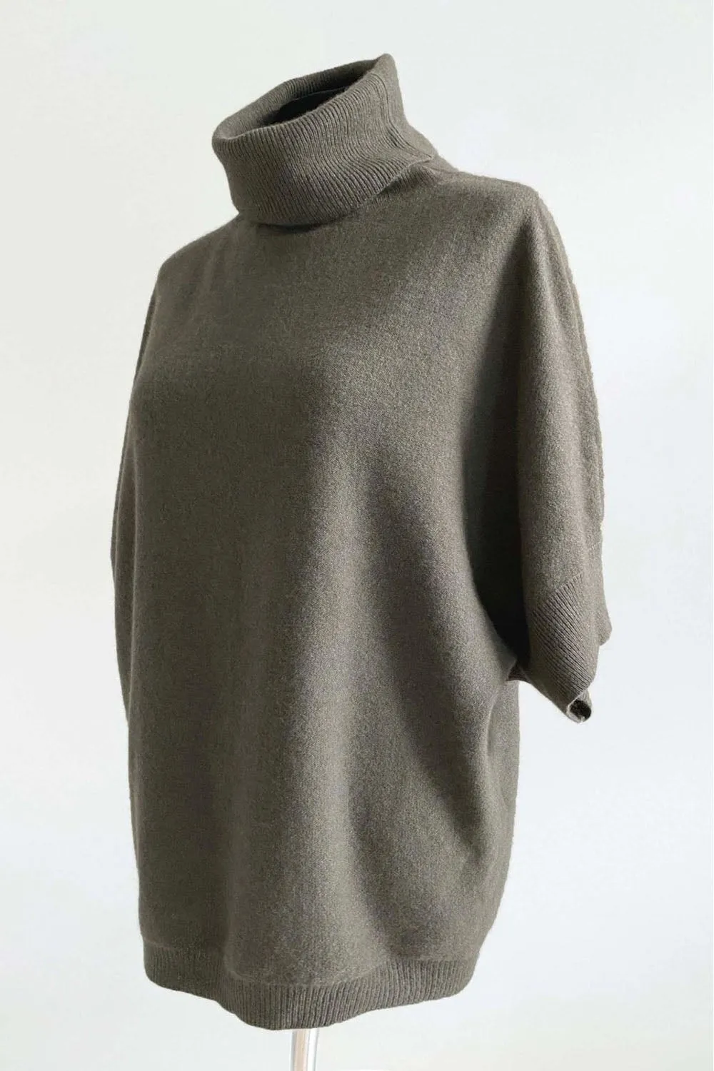 Roll neck batwing cashmere jumper